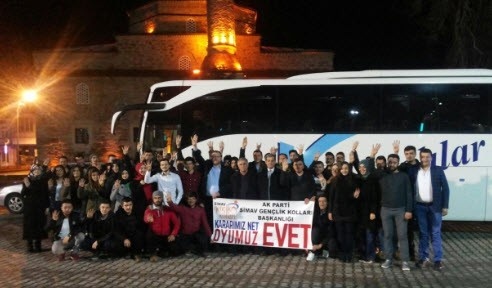 AK Gençlik Çanakkale yolunda