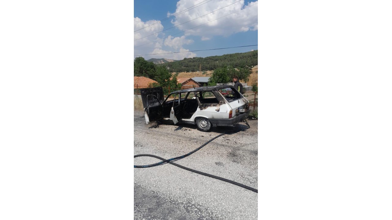 Burdur’da Seyir Halindeki Araç Yandı