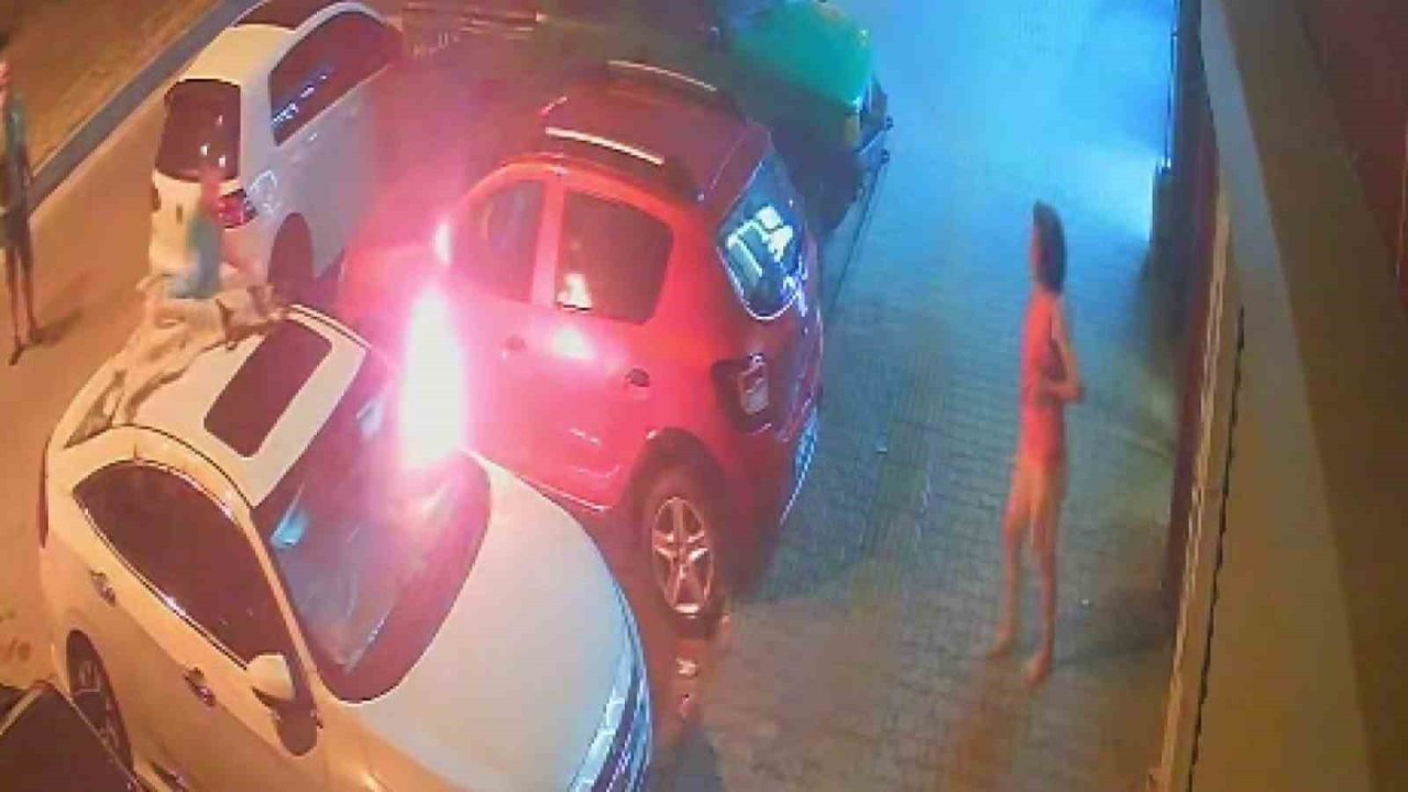 Park Halindeki Otomobilin Üzerine Battaniye Örtüp Ateşe Vermişti: O Anlar Kamerada