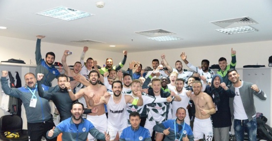 Konyasporlu futbolculardan Kadıköy pozu