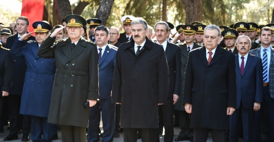 Kadifekale Şehitliğinde duygu yüklü tören