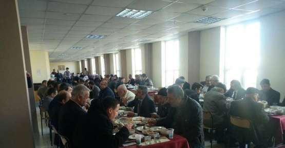 Altıntaş’ta şehit aileleri ve gazilere yemek