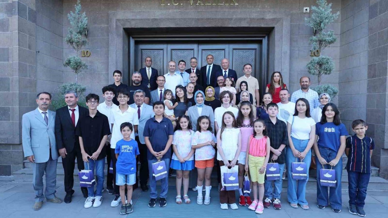 Vali Yiğitbaşı Derece Yapan Öğrencileri Konuk Etti