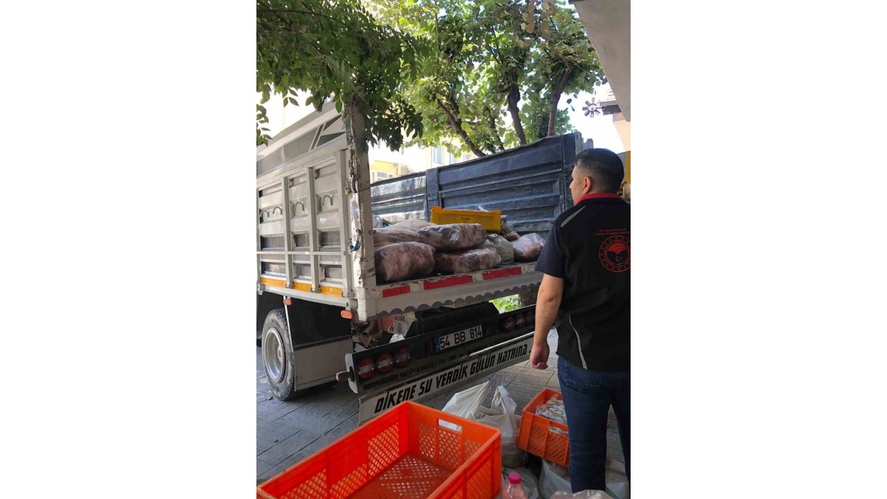 Deponun Ardındaki Tehlike: 2 Ton Kaçak Et Ve Süt Ürünü Ele Geçirildi